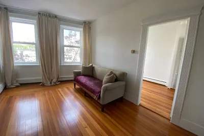 26 Montgomery St #4