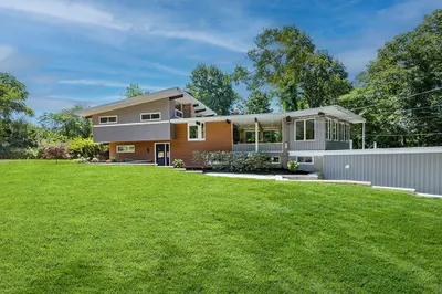411 Hill Rd 1