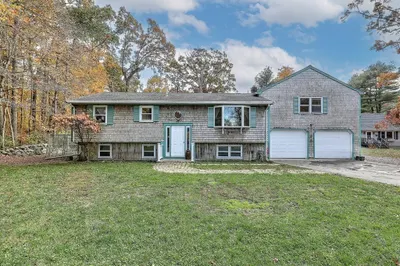 652 Old Warren Rd