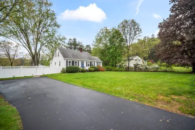 191 Horse Pond Road 1