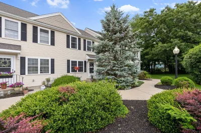 65 Boxberry Ln #65