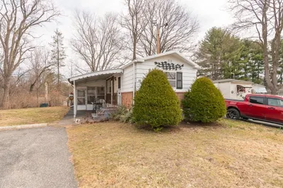 239 Ayer Rd #60 1
