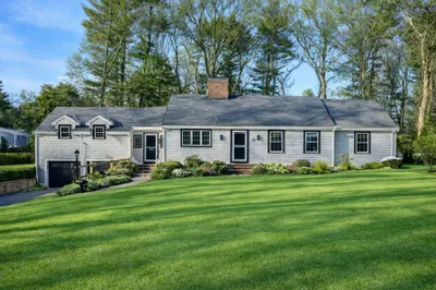 19 Accord Pond Dr 1