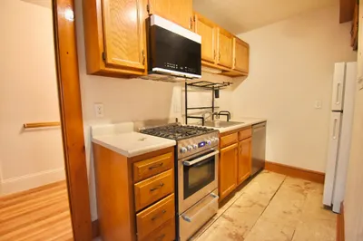 37 Railroad Ave #8 1
