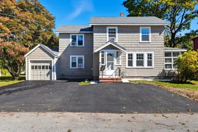 21 Gates Ave