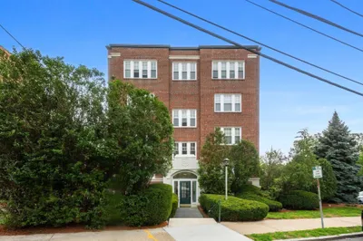 21 Bradlee Rd #32 1