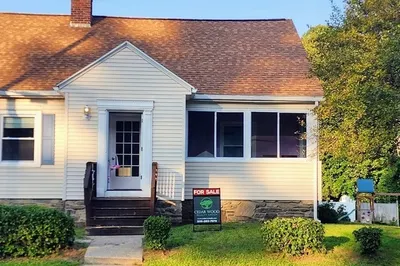 318 Mill St