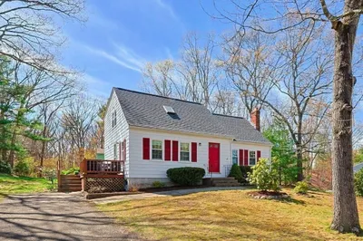 6 Hillside Road