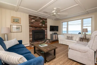 34 Beach St #A WINTER 1