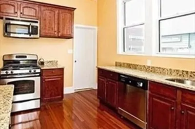 109 Cushing St #1 1