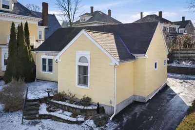 158 Lowell St #4
