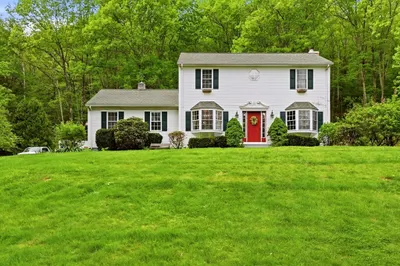 233 Cedar Swamp Rd 1
