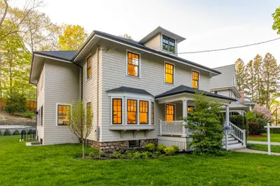 29 Hawthorne Ave 1