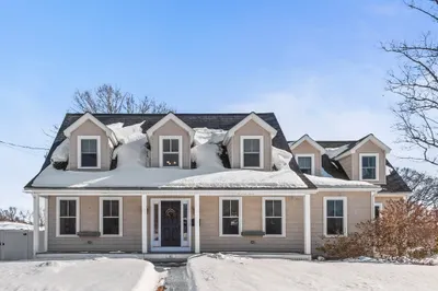 81 Longmeadow Dr 1