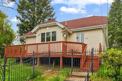 328 E Main St 1