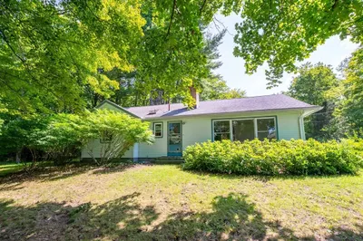595 Haydenville Rd 1