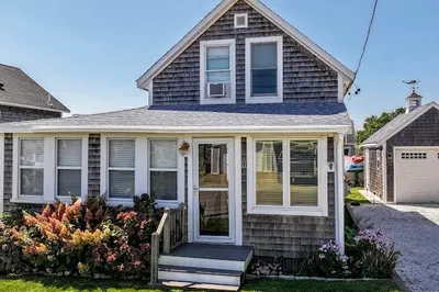 11 Waterman St