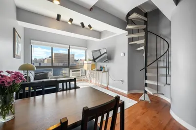 12 Stoneholm St #621