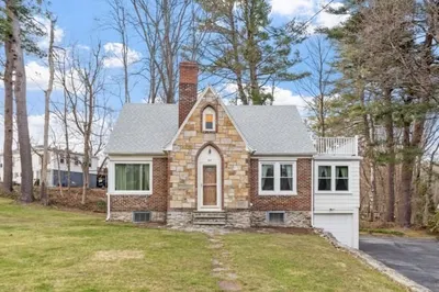 164 W Main St 1