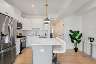 138 Centre St #3