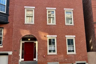 33 Winthrop St #2