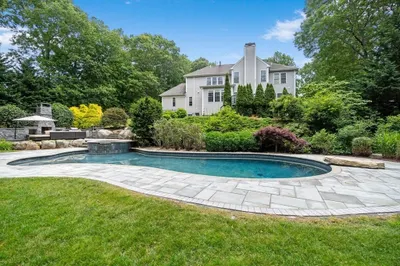 41 Leeward Lane