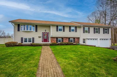 60 Catherine Drive 1