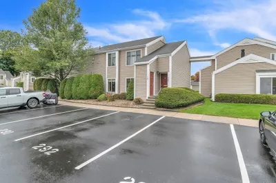 105 Nassau Dr #105