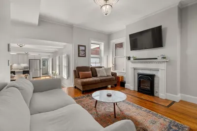 37 Mount Vernon St #2