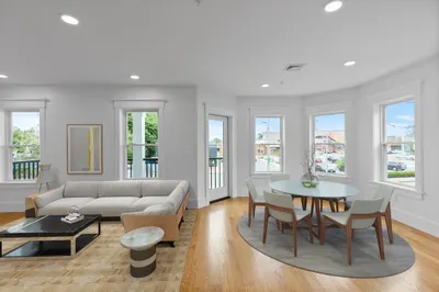 4627 Washington Street #2 1