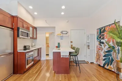 511 Beacon St #8