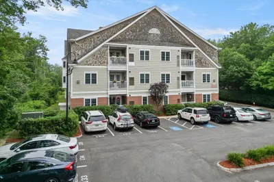 190 Chickering Rd #212D