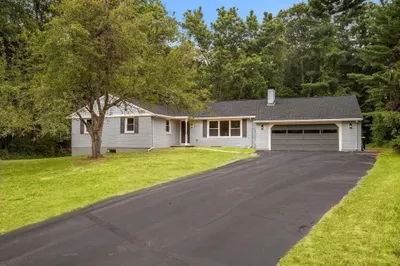 21 Country Club Dr