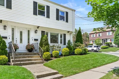 12 Rose Ave #12