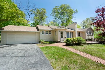 84 Newton Ave North Ave 1