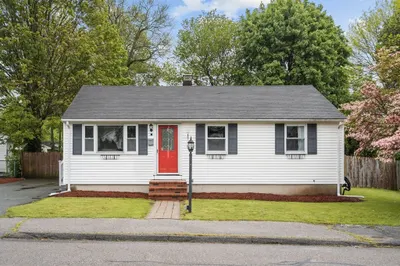 18 Collins Rd