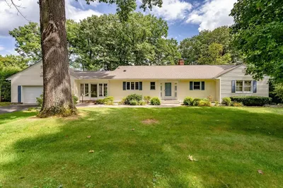 105 Llewellyn Dr 1