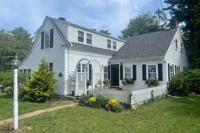 1670 Main St