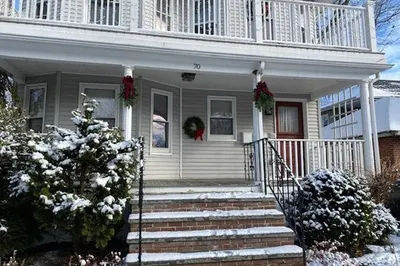 70 Wren St #1