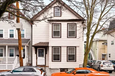 7 Dickinson Street