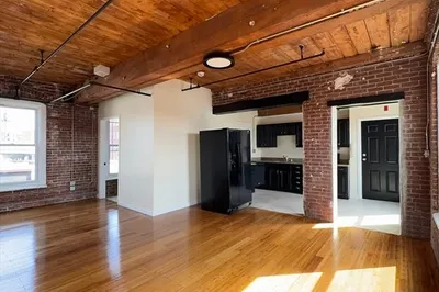 85 Harding St #3A 1
