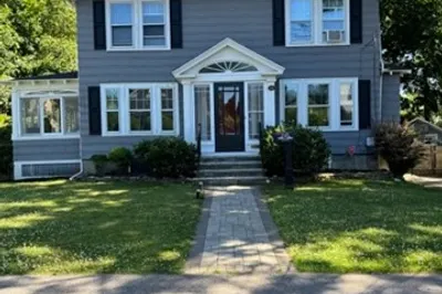 66 Lincoln St 1
