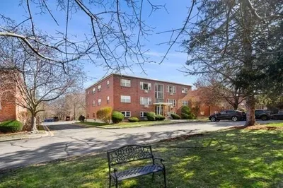 1105 Lexington Street #8-4