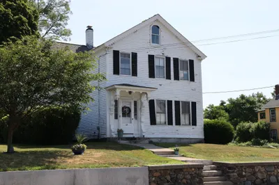 72 N Main St 1