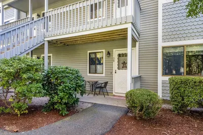 38 Eaton Ln #38 1