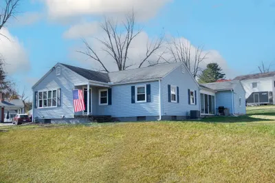110 Circle Dr