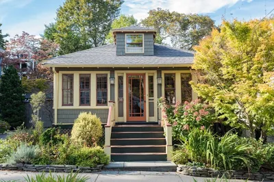 33 Newport St