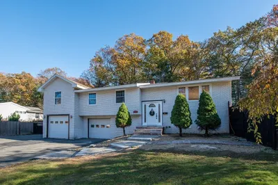 19 Willowbrae Dr 1