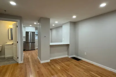 41 Ashford St #3