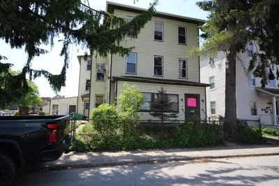 10 Sheridan Street 1